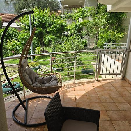Roman Garden Apartment Risan Exterior photo