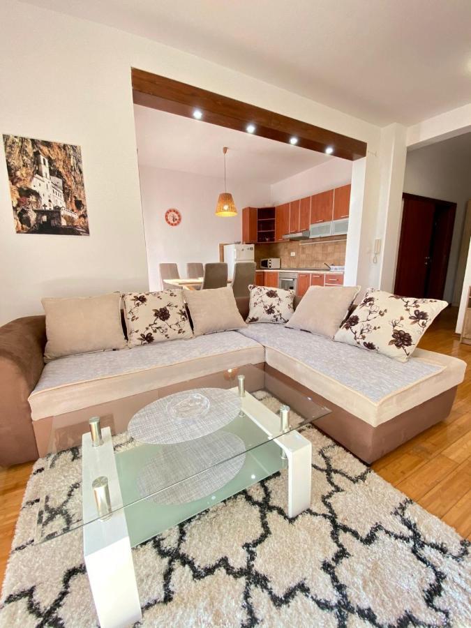 Roman Garden Apartment Risan Exterior photo